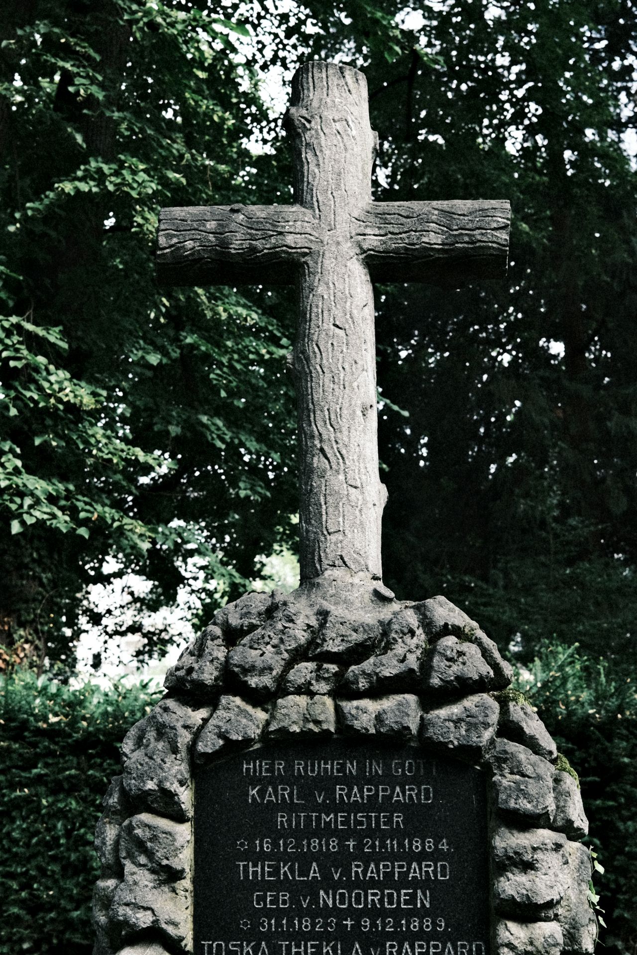 Alter Friedhof f/4 1/60sec ISO-160 23mm