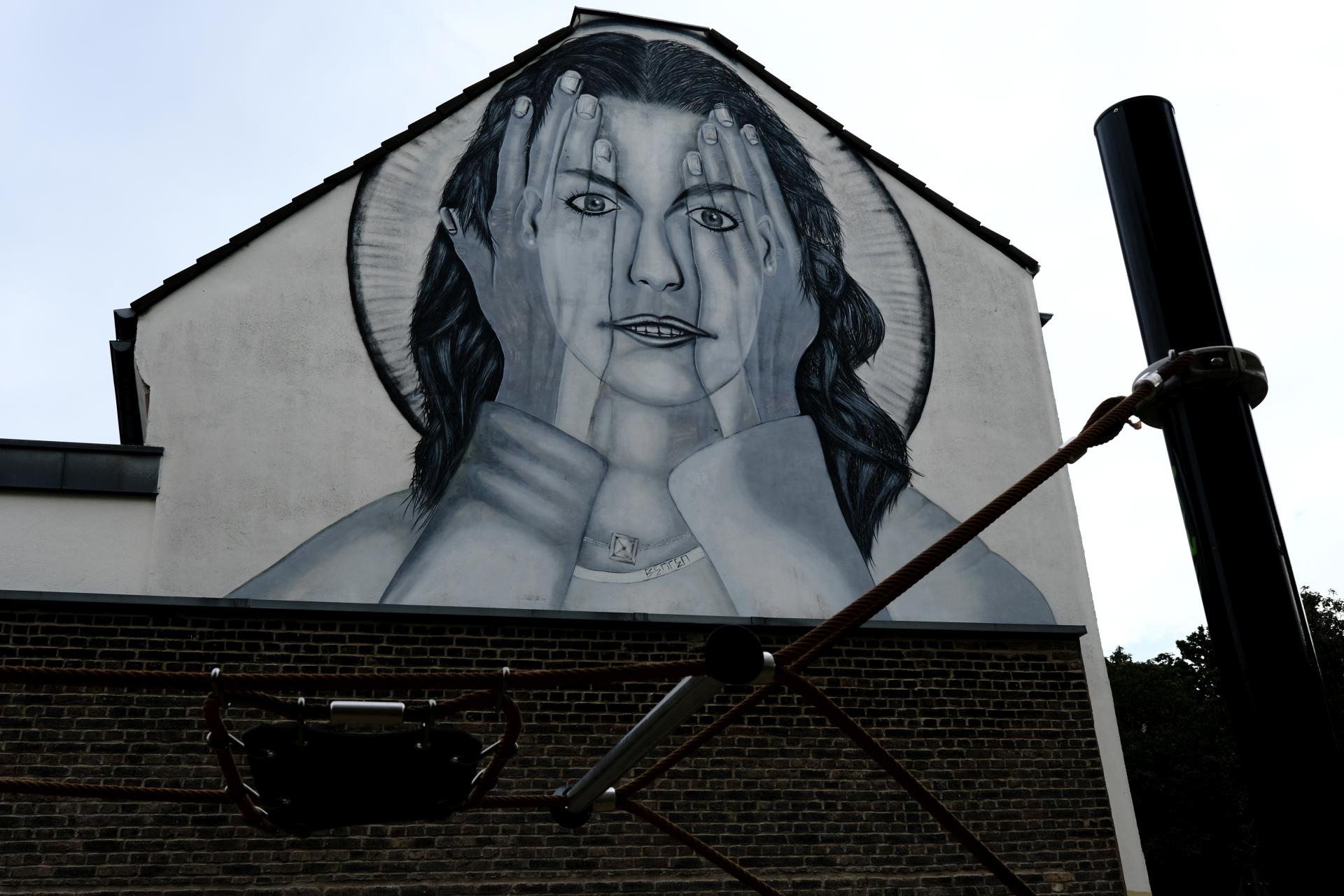 Streetart Christianstraße f/8 1/220sec ISO-200 23.5mm