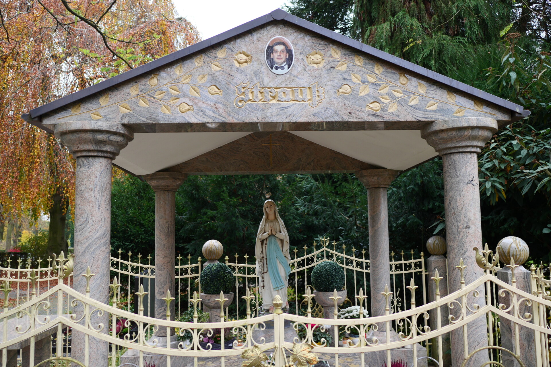 P1279894