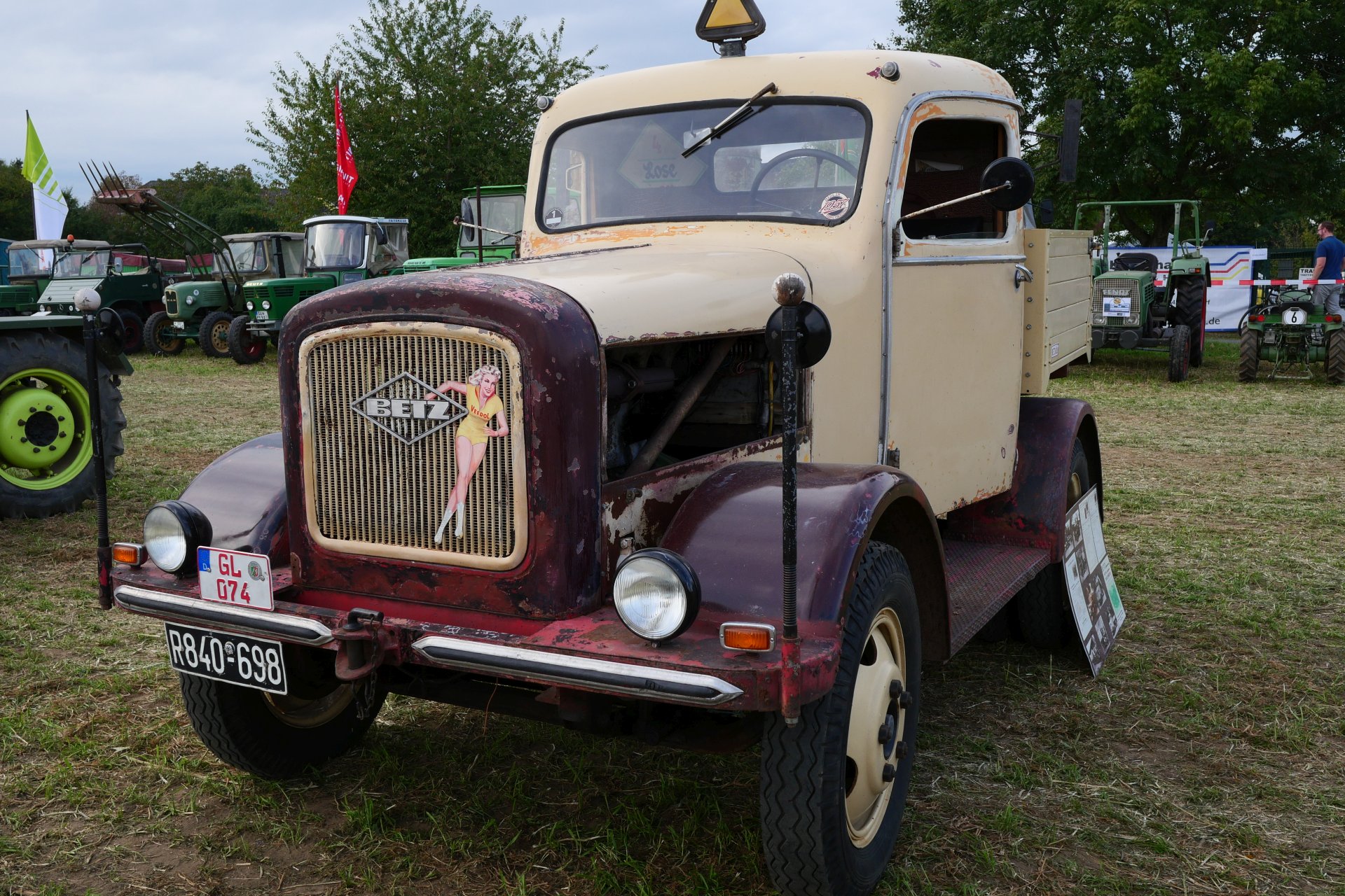 f/5.6 1/200sec ISO-200 15mm